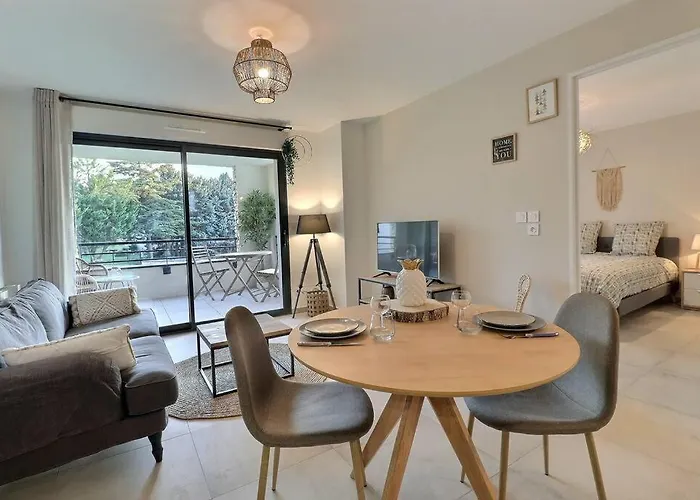 Appartement Moderne - Terrasse - Piscine - Parking