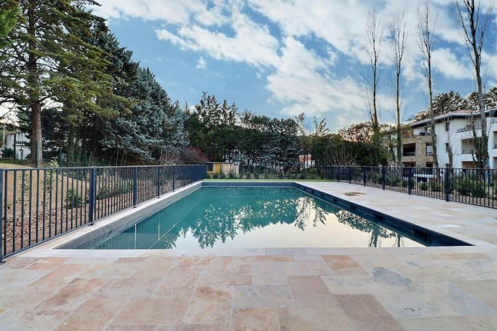 Moderne - Terrasse - Piscine - Parking Apartment