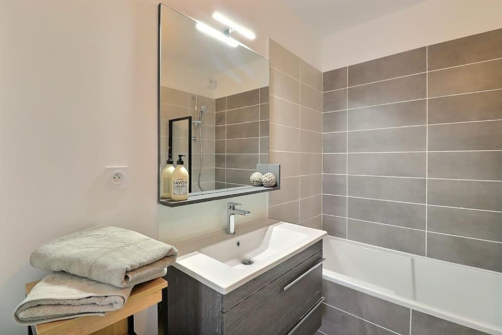 Moderne - Terrasse - Piscine - Parking Apartment *