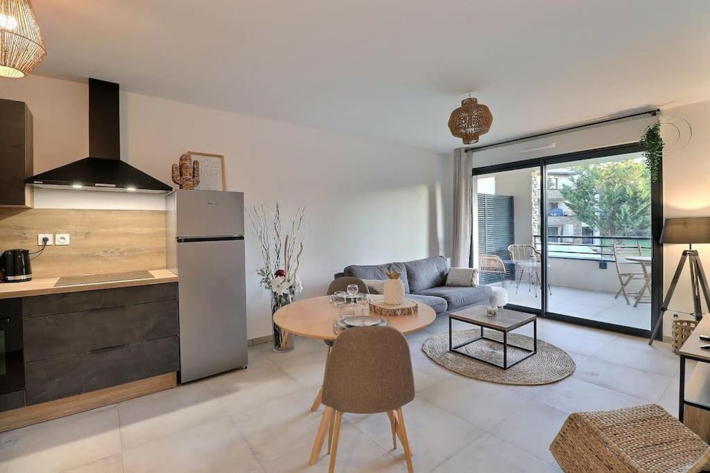 Apartment Moderne - Terrasse - Piscine - Parking *